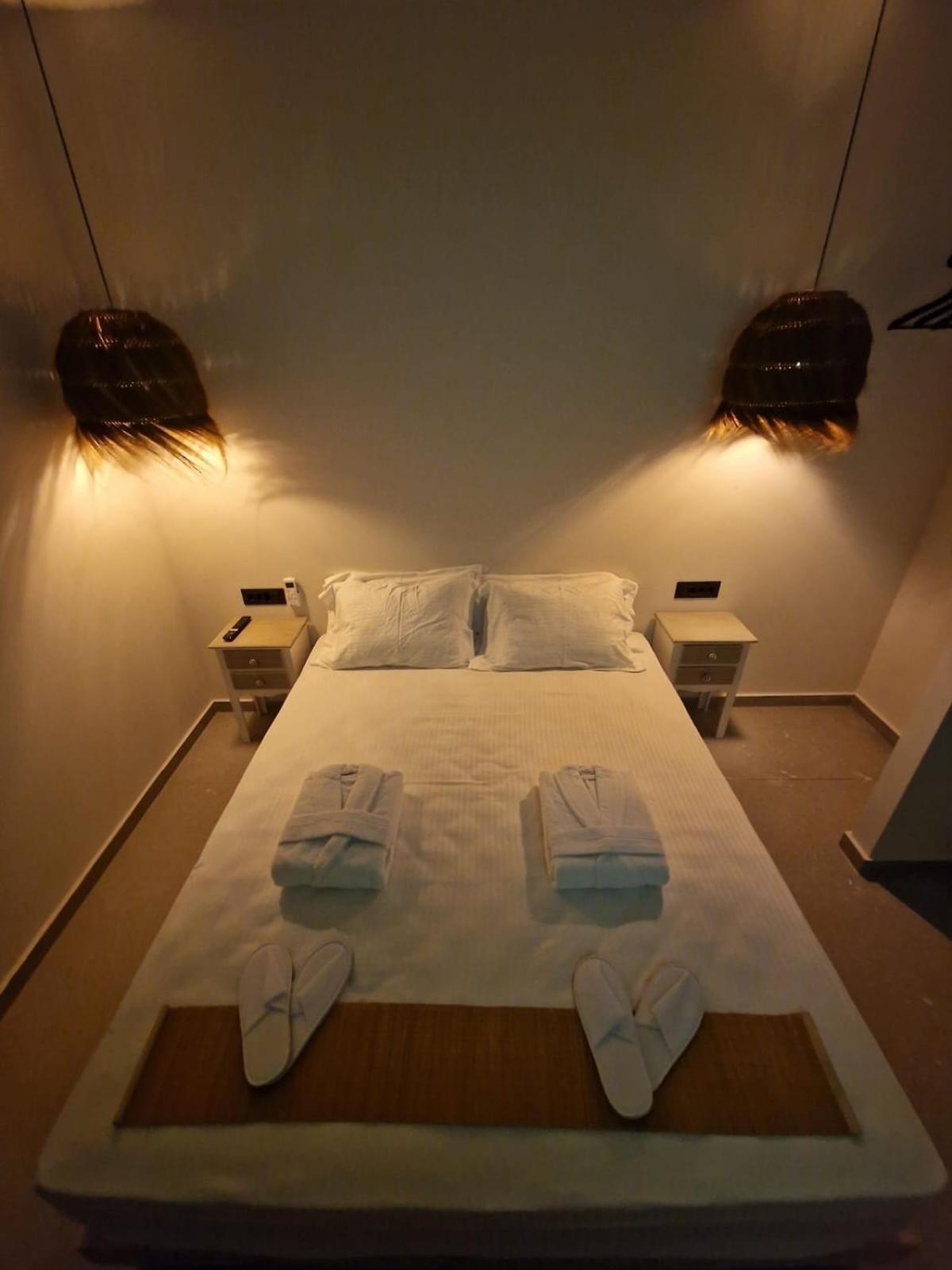 Pine Trees Art Apart Otel