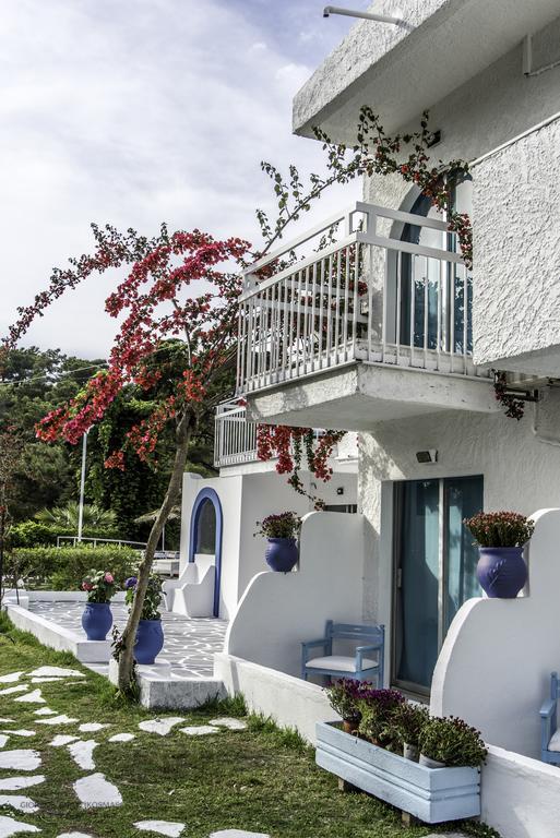 Apart Otel Pine Trees Art Ixia (Rhodes)
