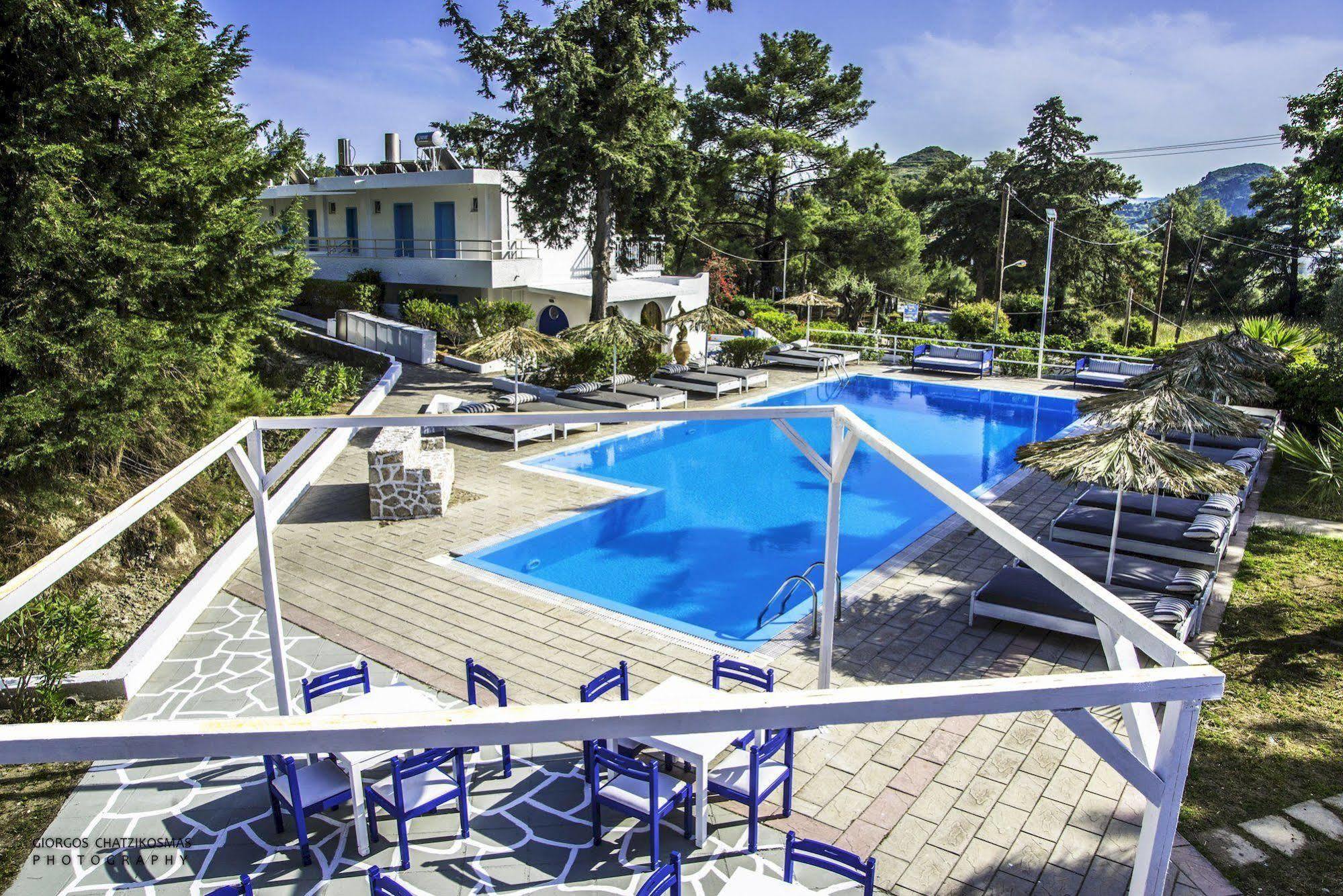 Pine Trees Art Apart Otel